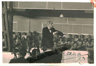 Signed Photo in Performance (II)