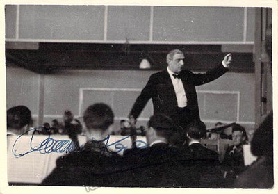 Signed Photo in Performance (I)