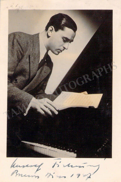 Signed Photograph (Buenos Aires, 1947)