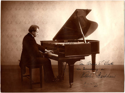 Large Signed Photo (1921)