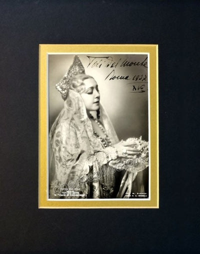 Dal Monte, Toti - Signed photo as Lucia di Lammermoor