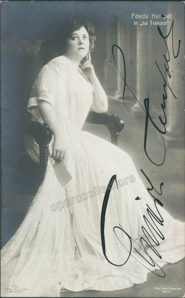 Hempel, Frieda - Signed Photograph in La Traviata