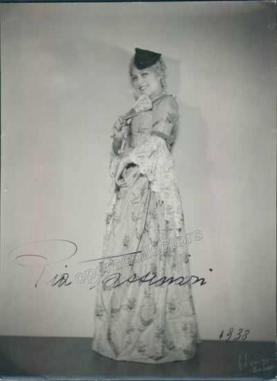 Tassinari, Pia - Signed photo as Manon