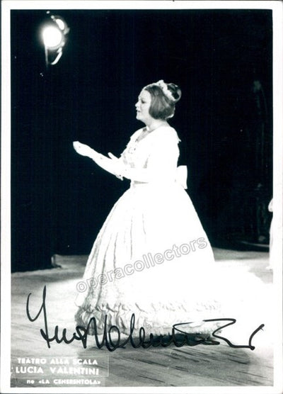 Valentini-Terrani, Lucia - Signed photo in La Cenerentola